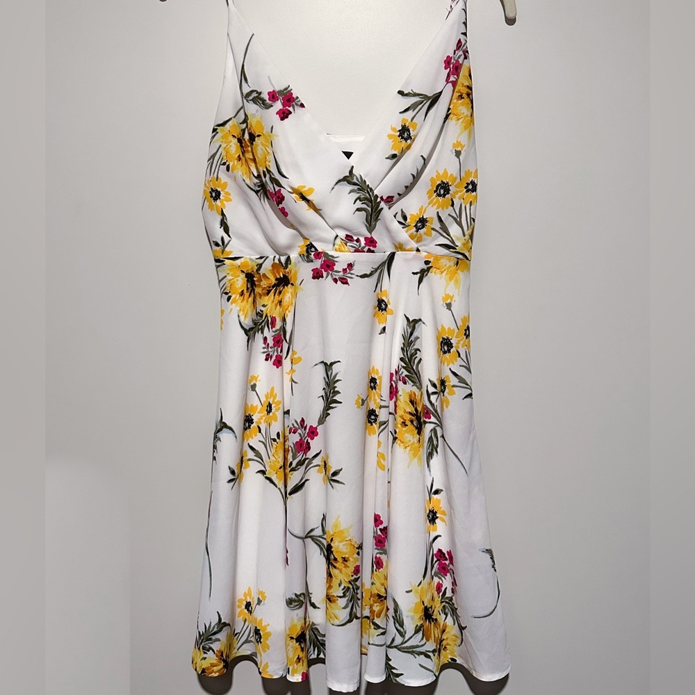White floral Express spaghetti strap mini dress Size xs petite